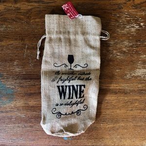 FREE WITH ANY BUNDLE! Wine gift bag🍷